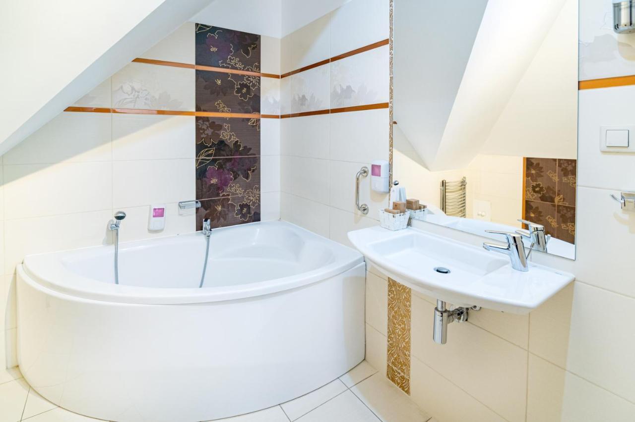 Hotel Pod Filarami Czeladź Exteriér fotografie