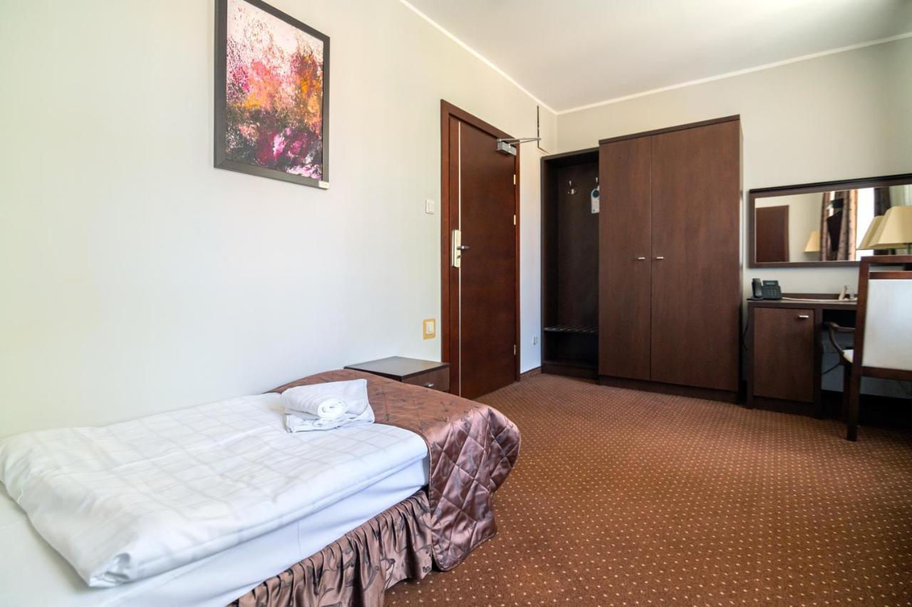 Hotel Pod Filarami Czeladź Exteriér fotografie